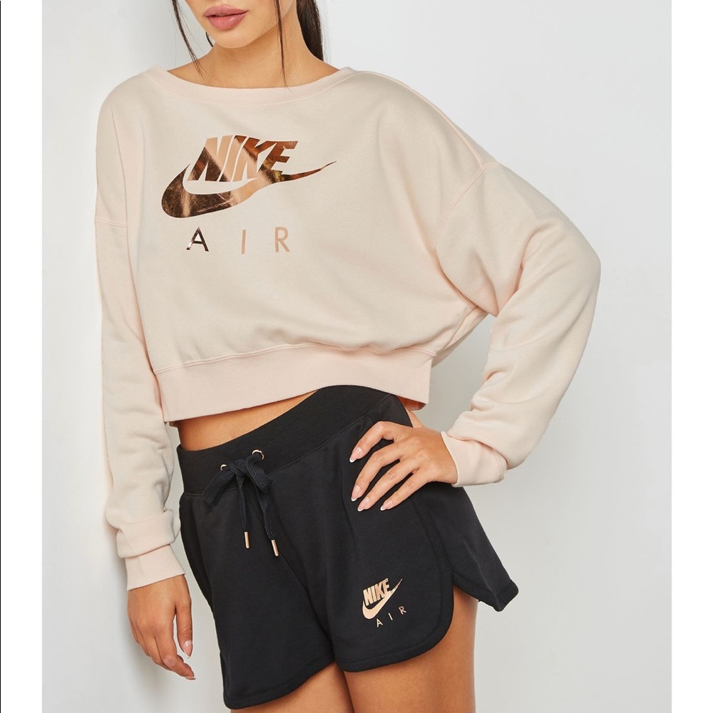 Nike sportswear air rally cropped crew top